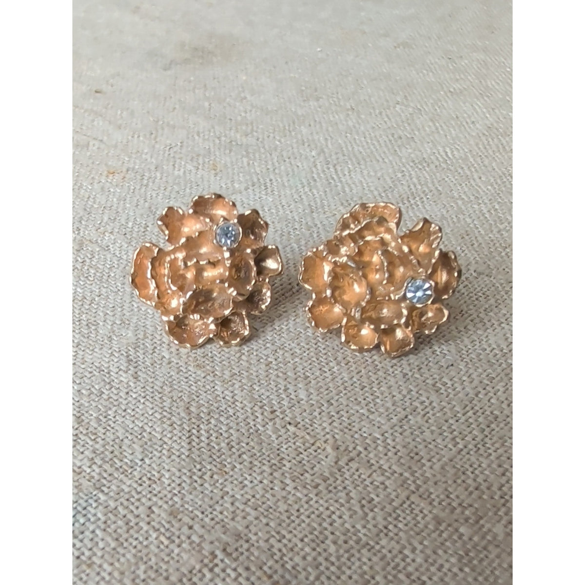 Vintage Avon Flowerblaze Flowers Earrings Rhinestones Gold Tone Studs
