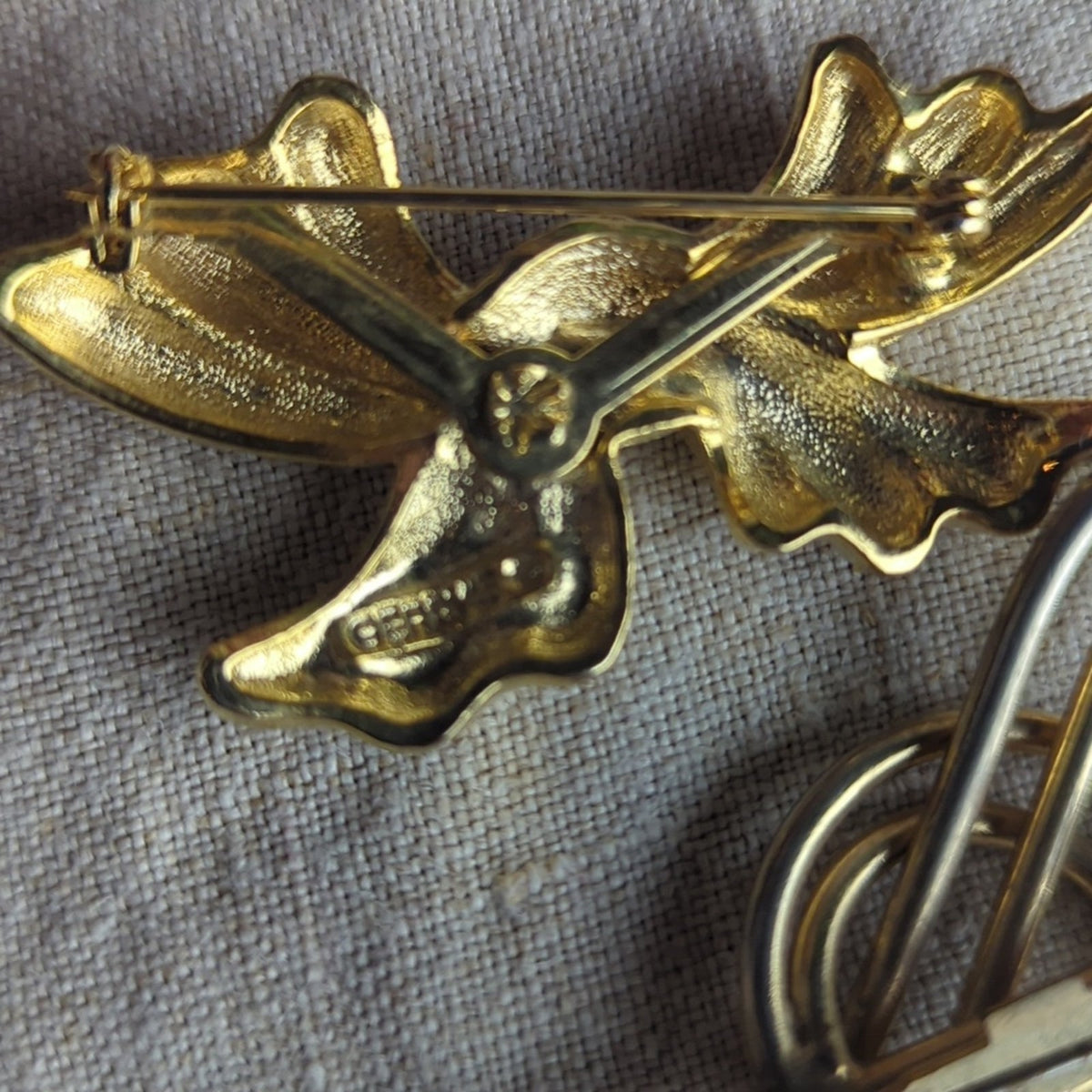 Vintage Signed Brooch Set – Gerry & Sarah Coventry Gold Tone Costume Jewelry