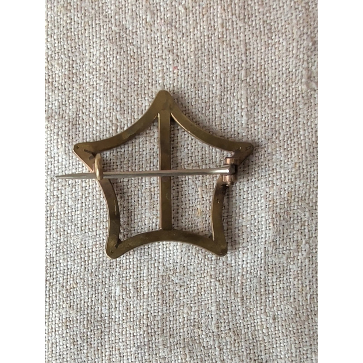Antique Victorian Edwardian Gold-Plated Openwork Brooch C-Clasp c. 1900