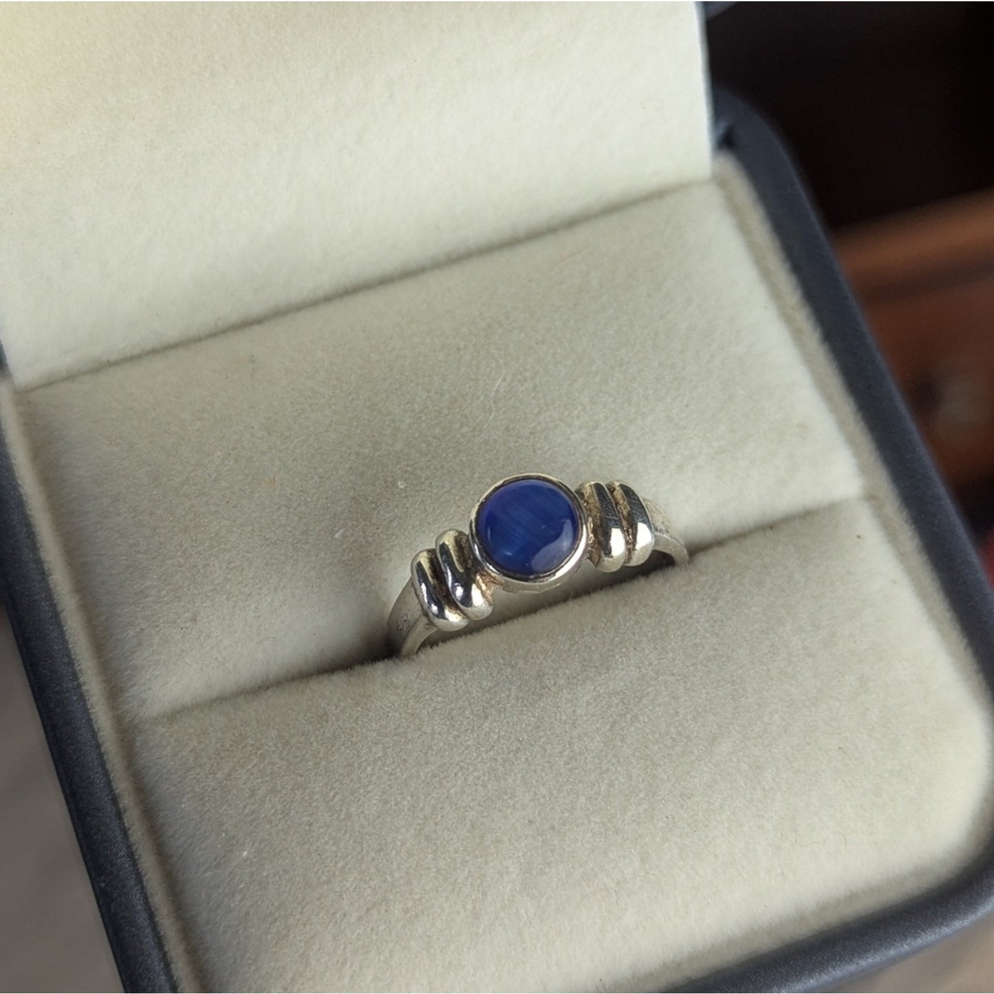 Vintage Sterling Silver Cat’s Eye Ring  Blue Chatoyant Glass Cabochon