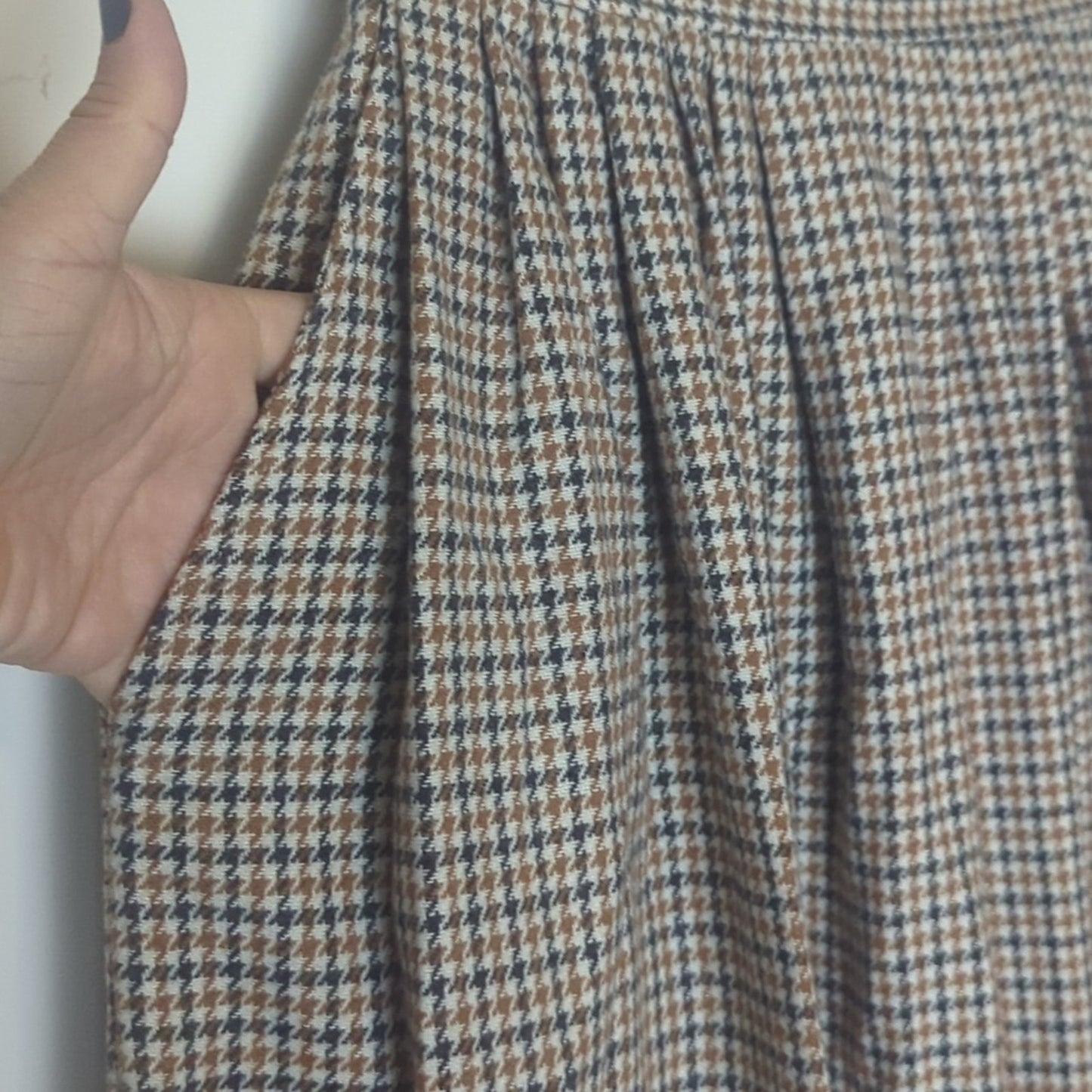 Vintage High Waisted Houndstooth A-Line Midi Skirt Wool Heritage Skirt XS