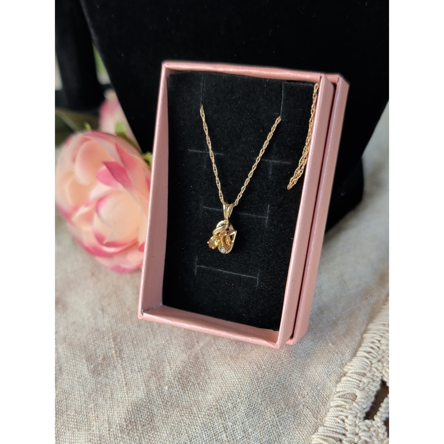 Lovely Vintage 10K Gold Natural Citrine & Diamond Accent Necklace Marquise