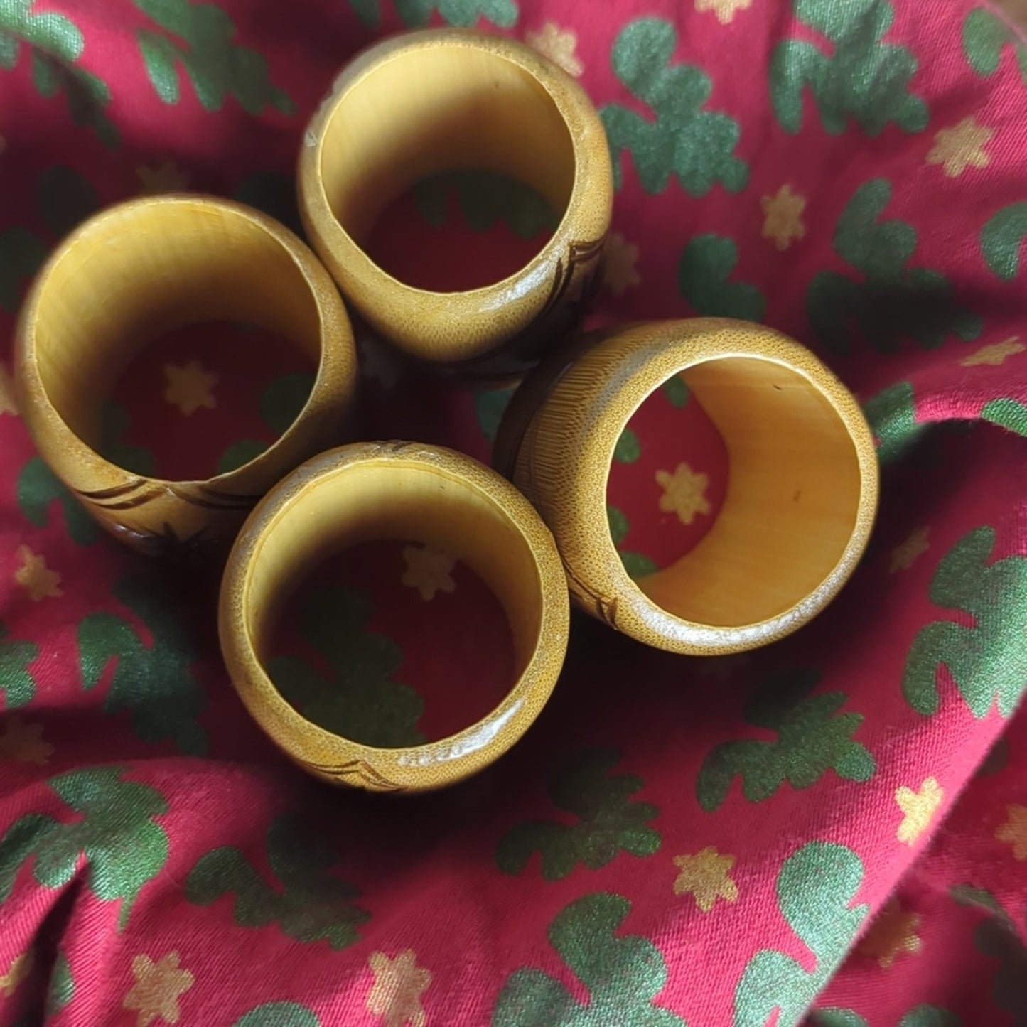 Kim Seybert Napkins Set of 6 Vintage Carved Napkin Rings Basket Liners Woodland Table