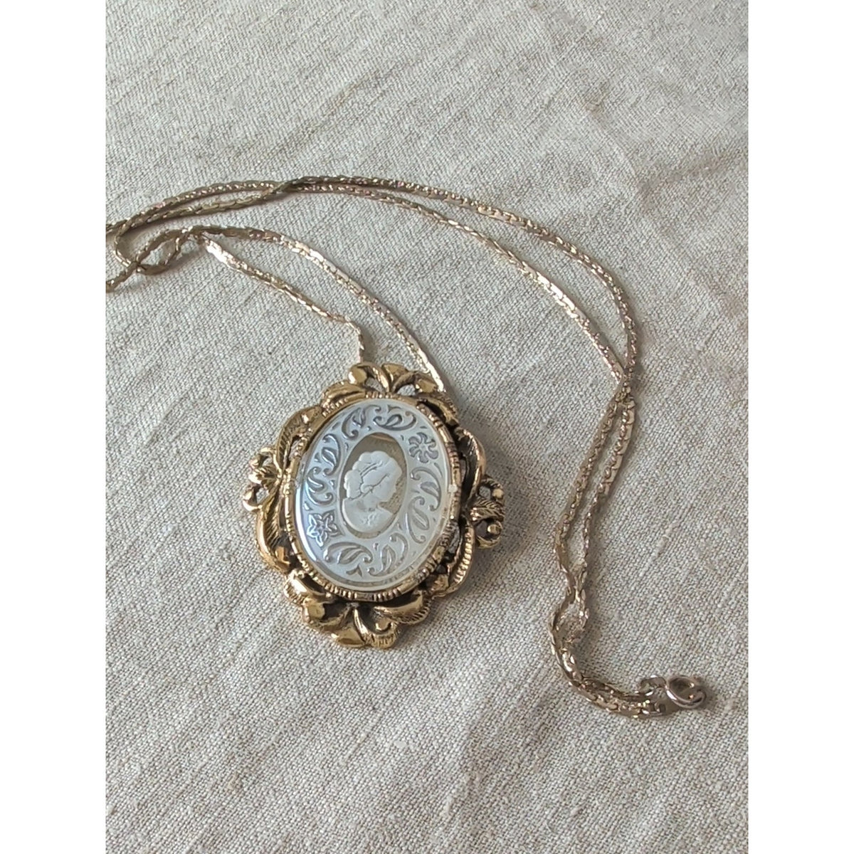 Vintage Reverse Carved Glass Cameo Necklace Brooch Intaglio Victorian Revival