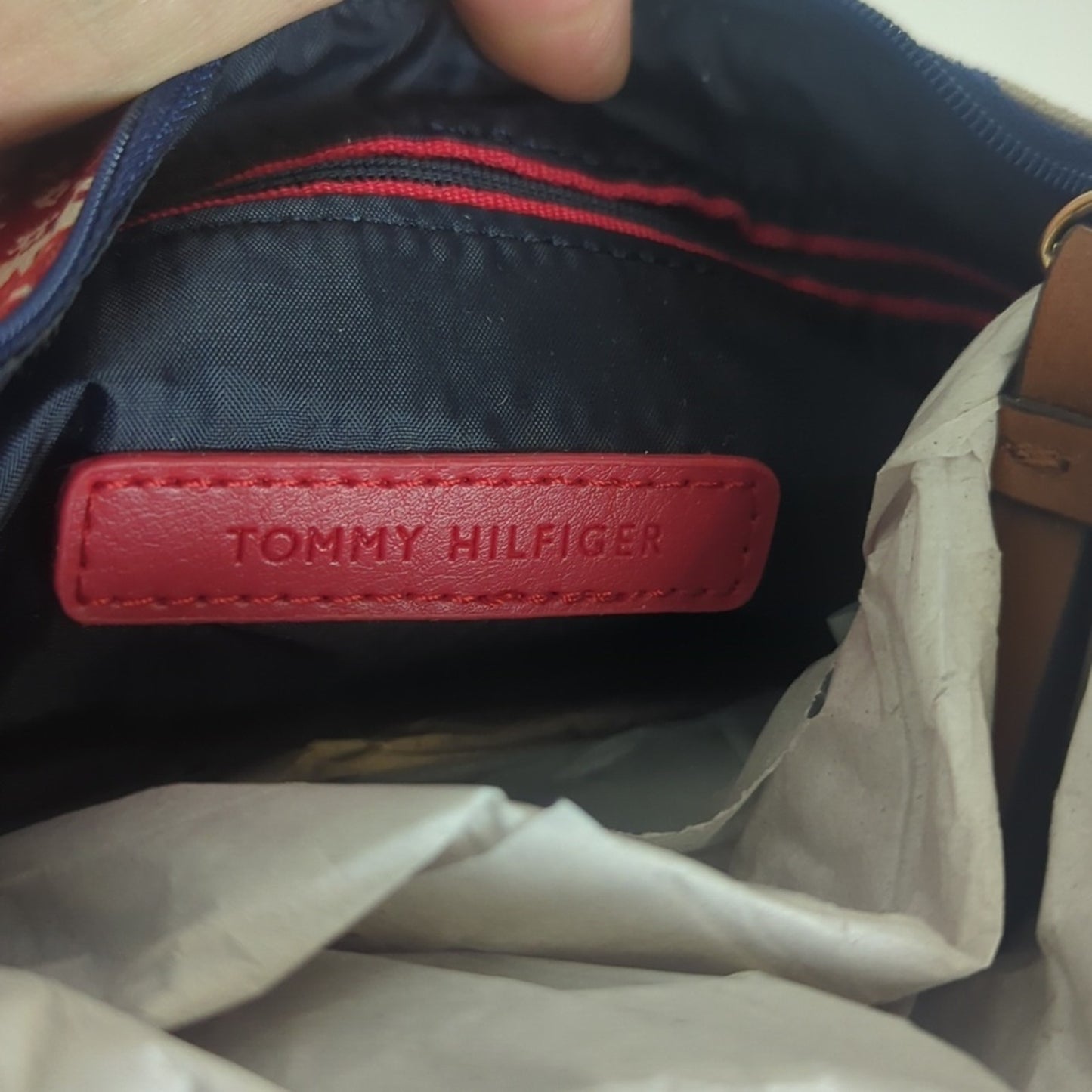 NWT Tommy Hiflinger Cottage Floral Crossbody Athleisure Bag With Charm