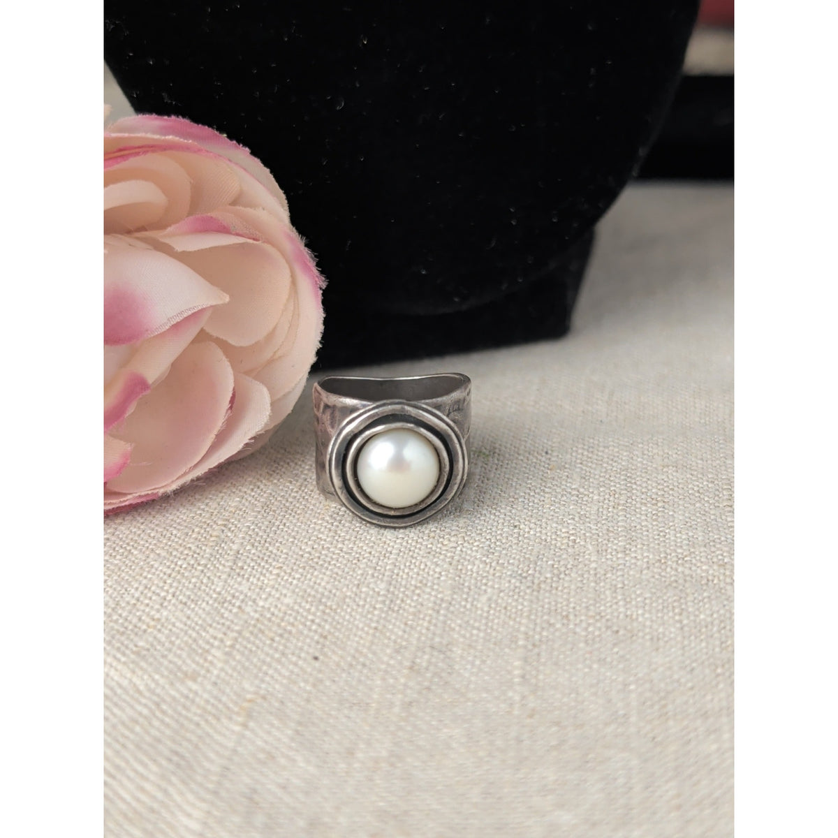 Vintage Didae Shablool Israel Sterling Silver Statement Pearl Ring, Wide Hammered Band Sz 6.25