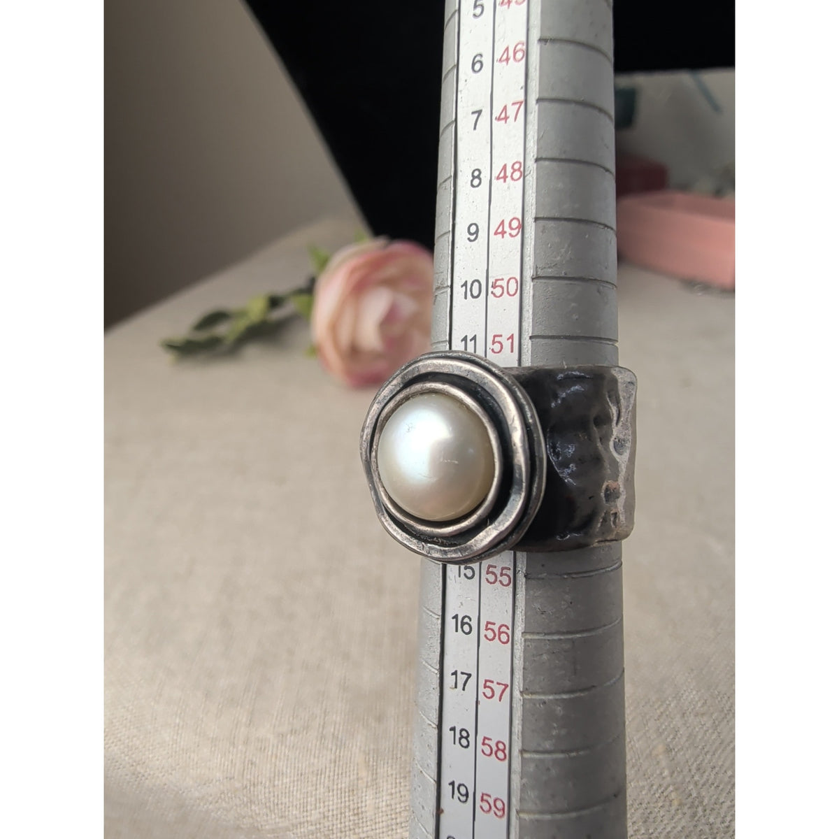Vintage Didae Shablool Israel Sterling Silver Statement Pearl Ring, Wide Hammered Band Sz 6.25