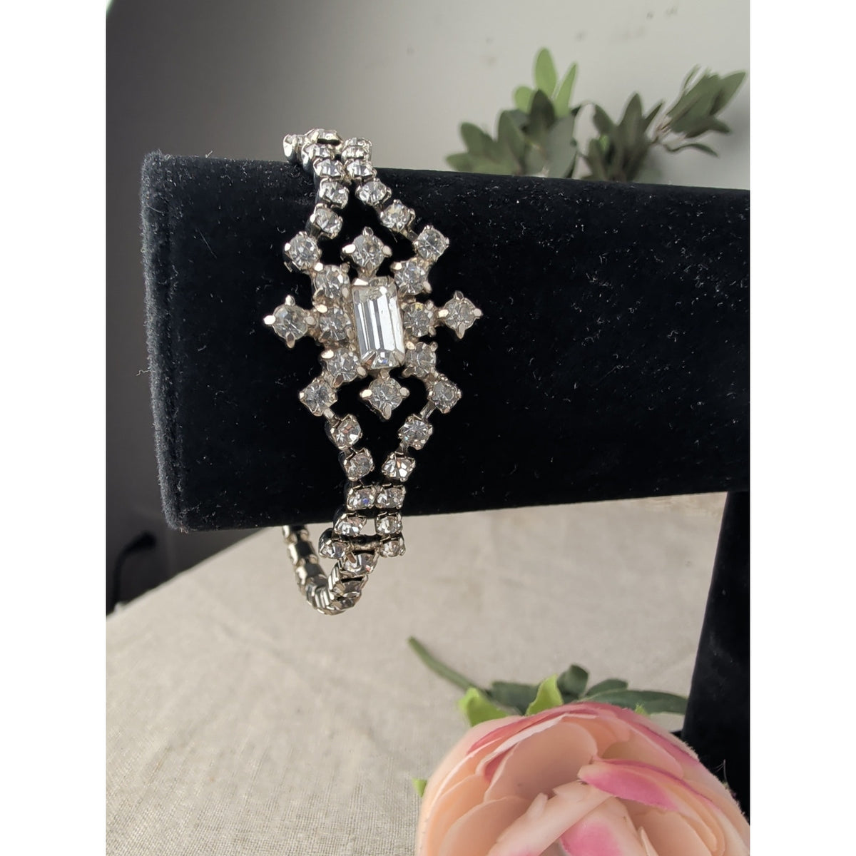 Gorgeous La Rel 1950's Rhinestone Statement Bracelet