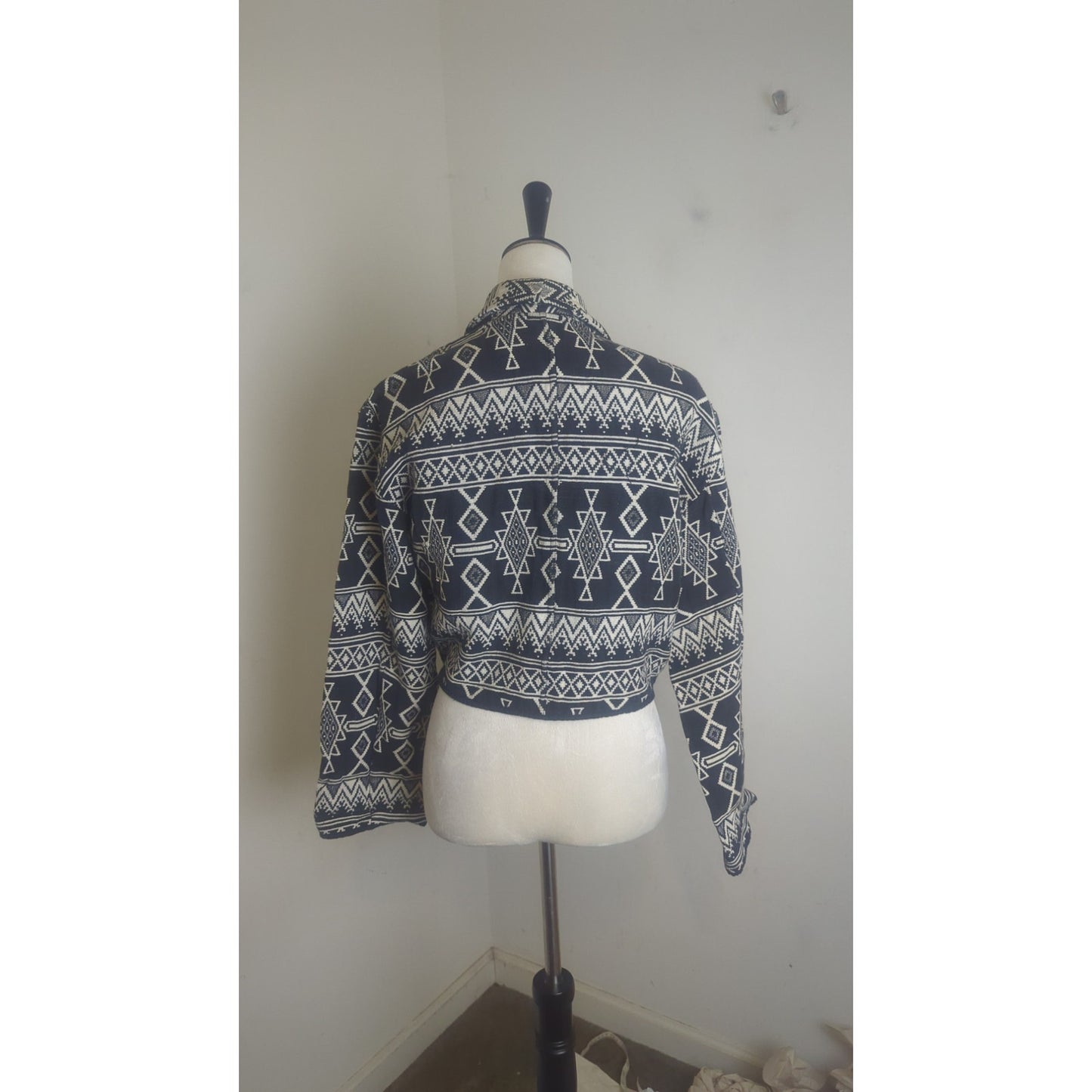 Vintage Aztec Wide Sleeve Cropped Tapestry Woven Jacket Women's Large