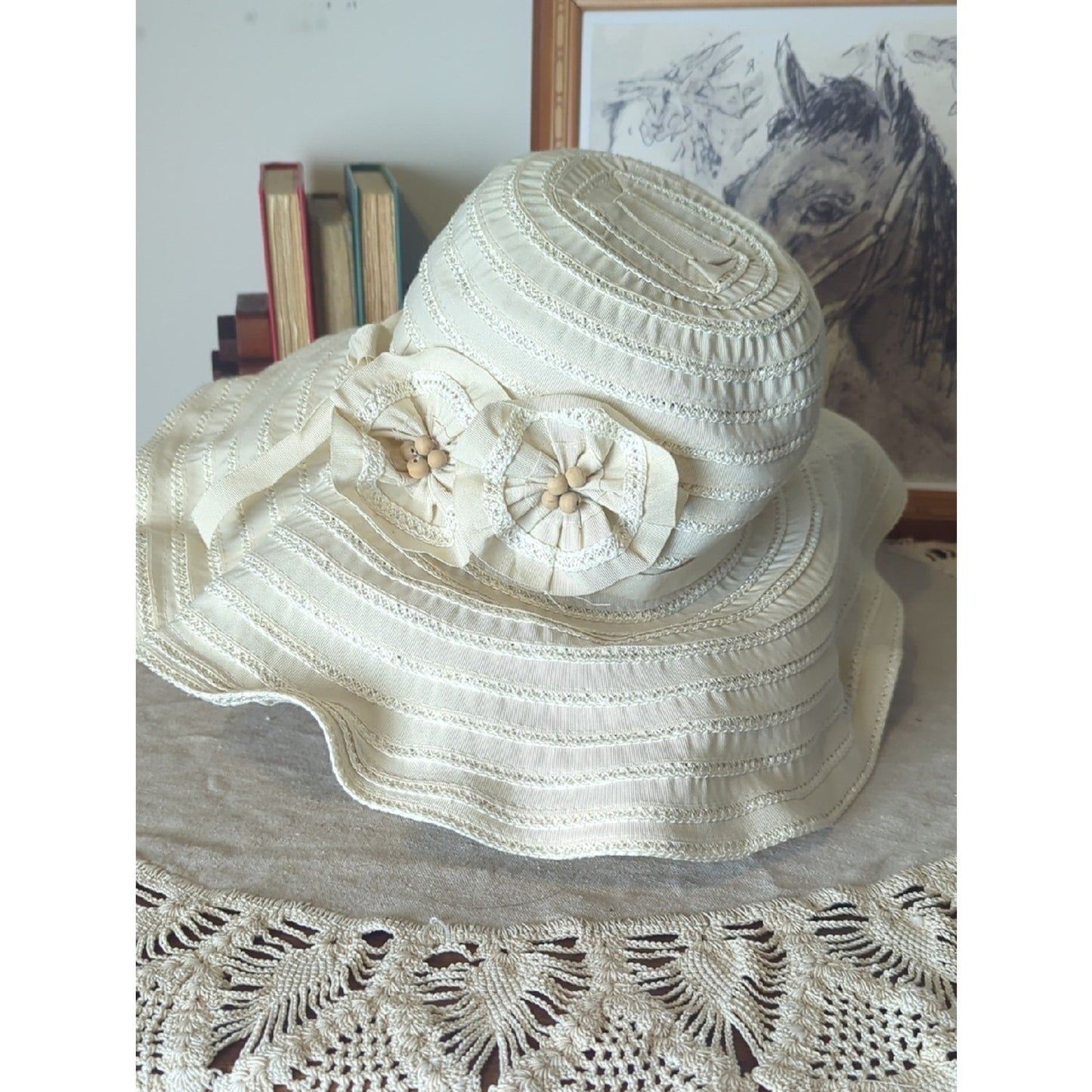Vintage Y2K Ivory Wide Brim Sun Hat, Wired Adjustable Brim Romantic Garden Party