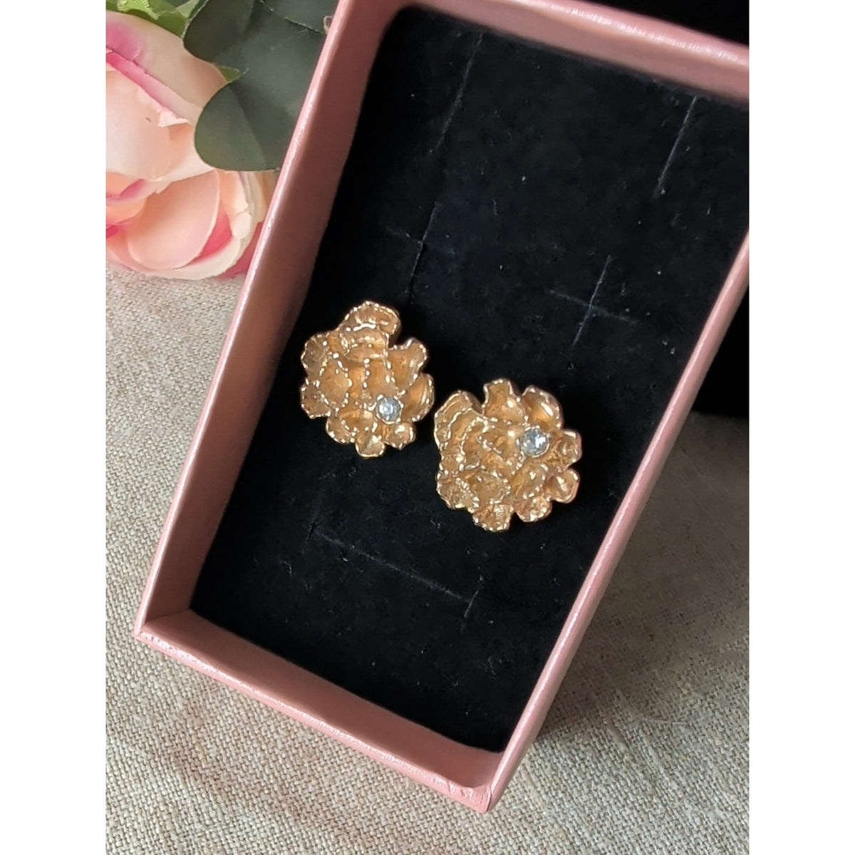 Vintage Avon Flowerblaze Flowers Earrings Rhinestones Gold Tone Studs