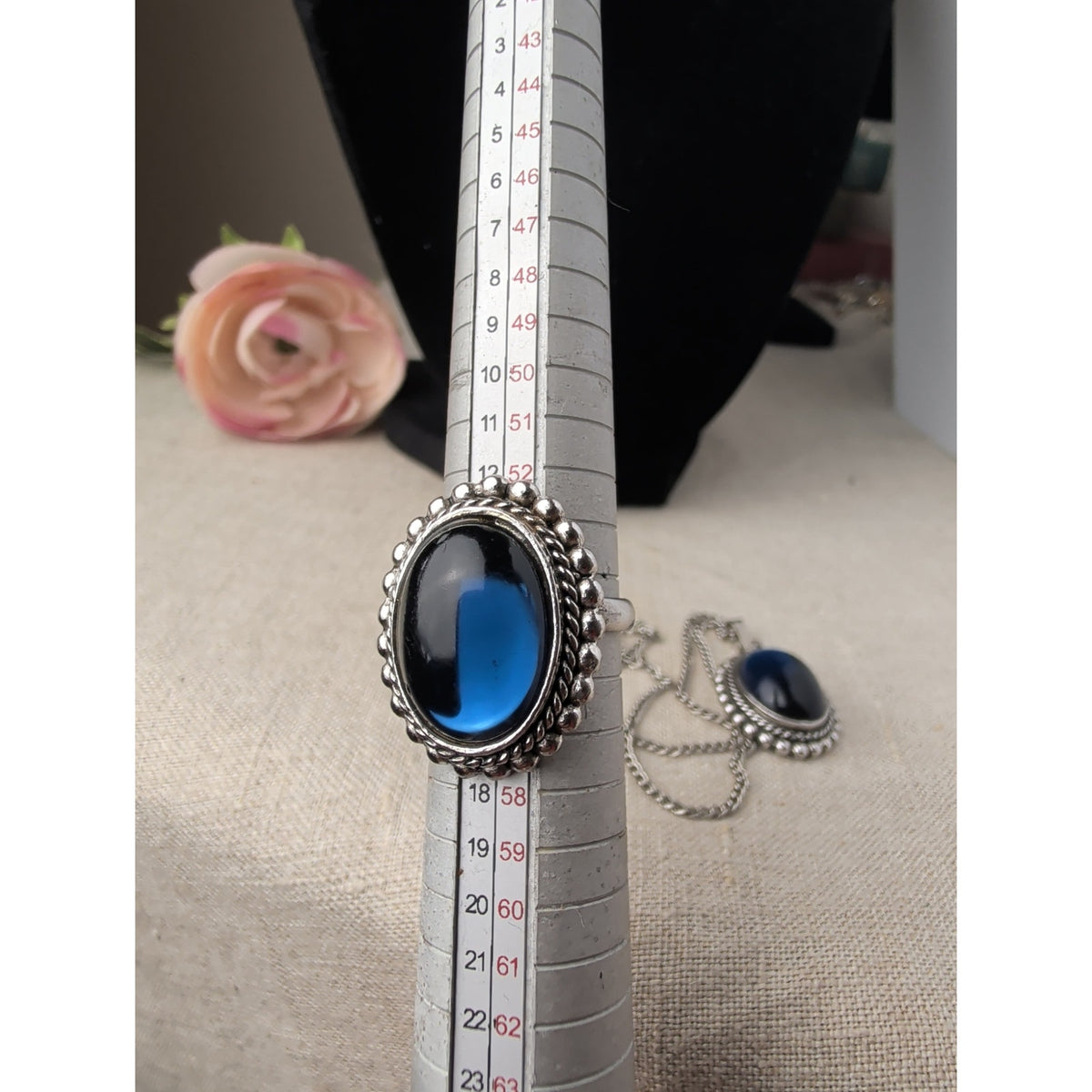 Vintage Silver-Tone Dead Mood Ring & Necklace Set Size 7, Dead Mood Stone Stuck on Deep Blue Cobalt Boho Gothic Cabochon Jewelry Set 20" Chain
