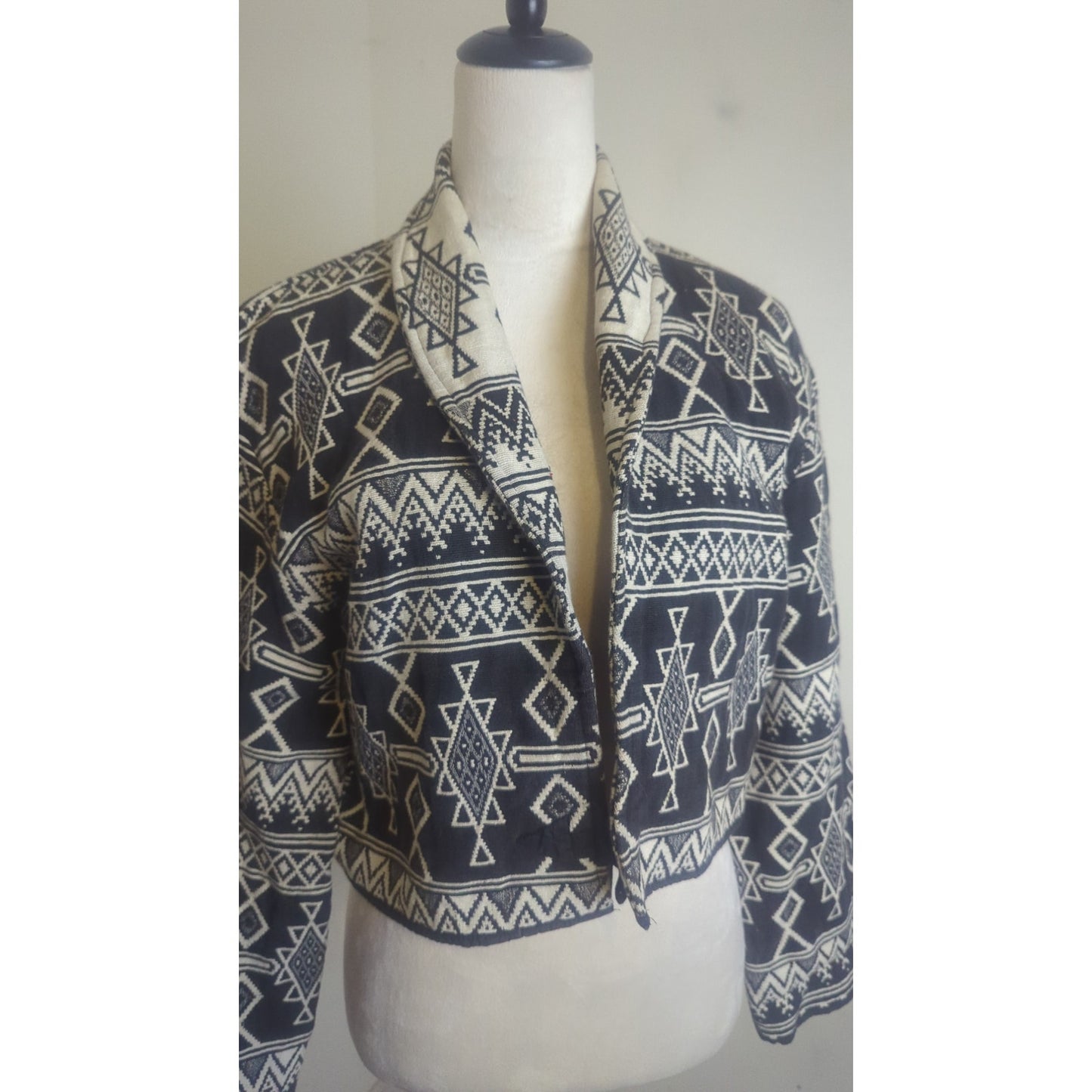 Vintage Aztec Wide Sleeve Cropped Tapestry Woven Jacket Women's Large