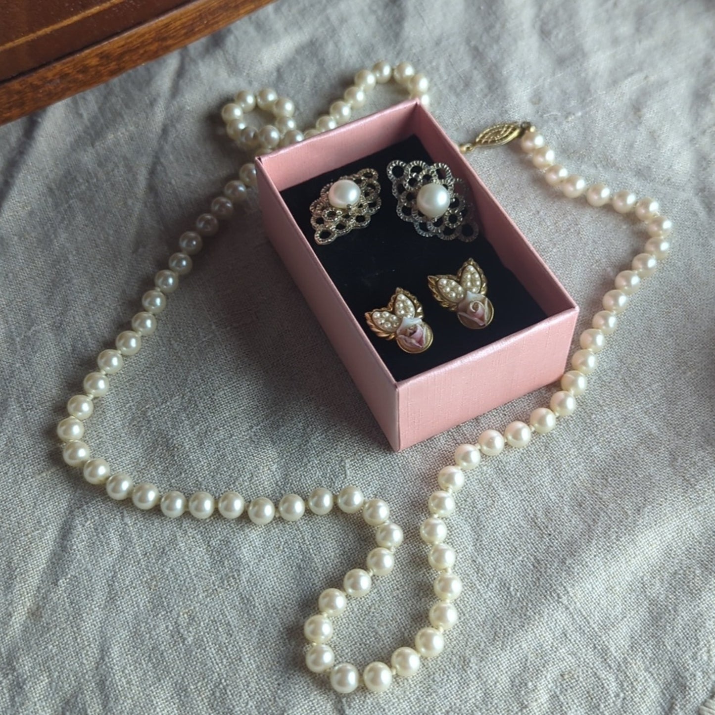 Vintage Y2K Faux Pearl Set | Romantic Statement Earrings & Necklace