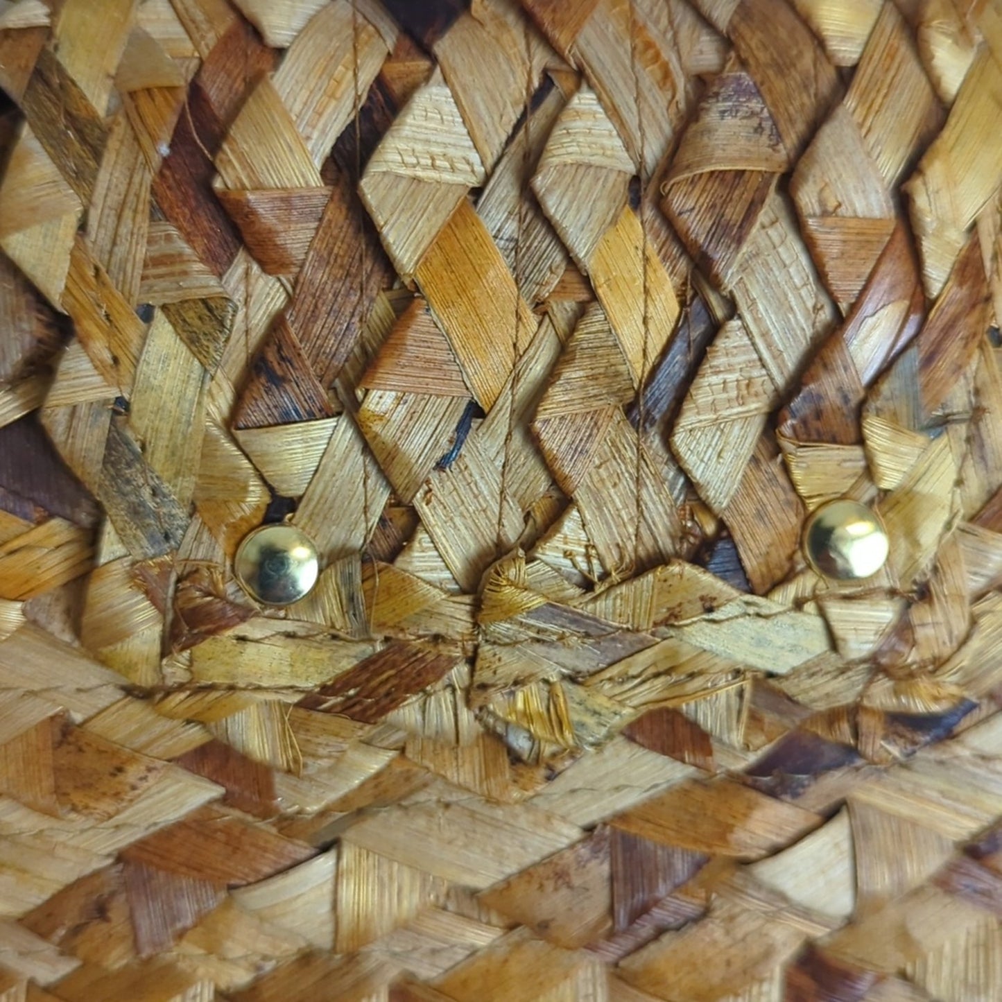 Vtg Natural Wicker Straw Woven Handbag Tote Pineapple Double Wooden Handle