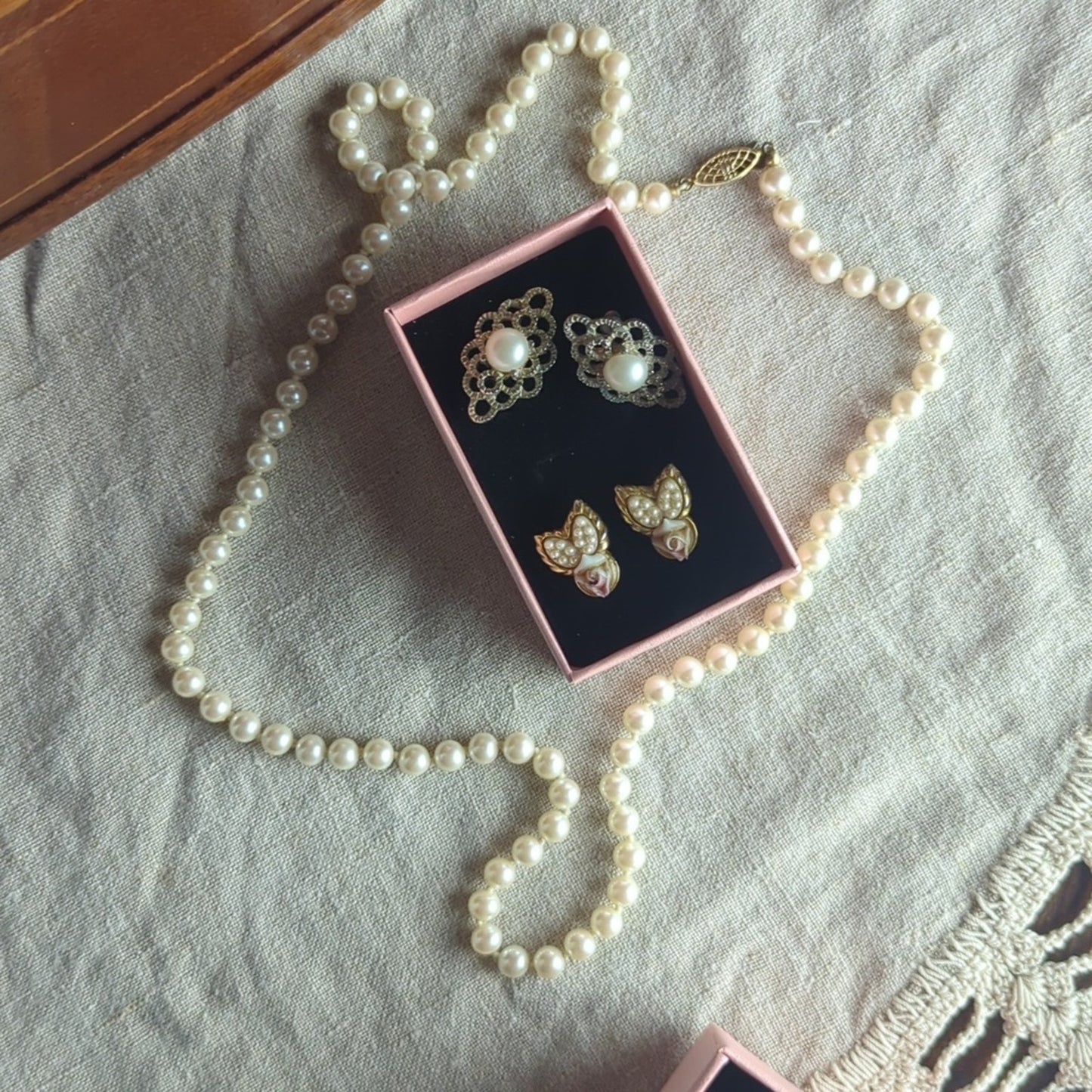 Vintage Y2K Faux Pearl Set | Romantic Statement Earrings & Necklace