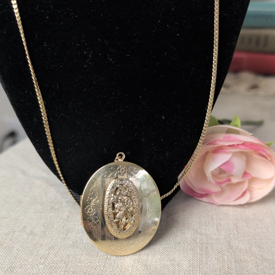 Whimsical Y2k Gold Tone Chain & Ornate 2"  Locket  Coquette