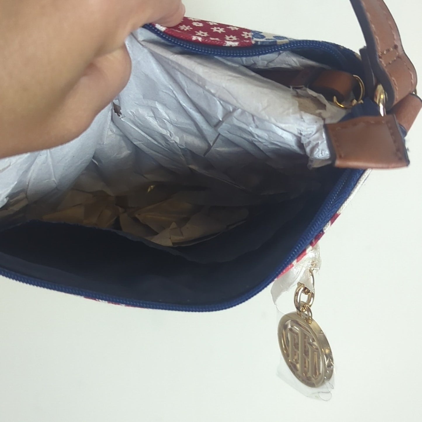 NWT Tommy Hiflinger Cottage Floral Crossbody Athleisure Bag With Charm