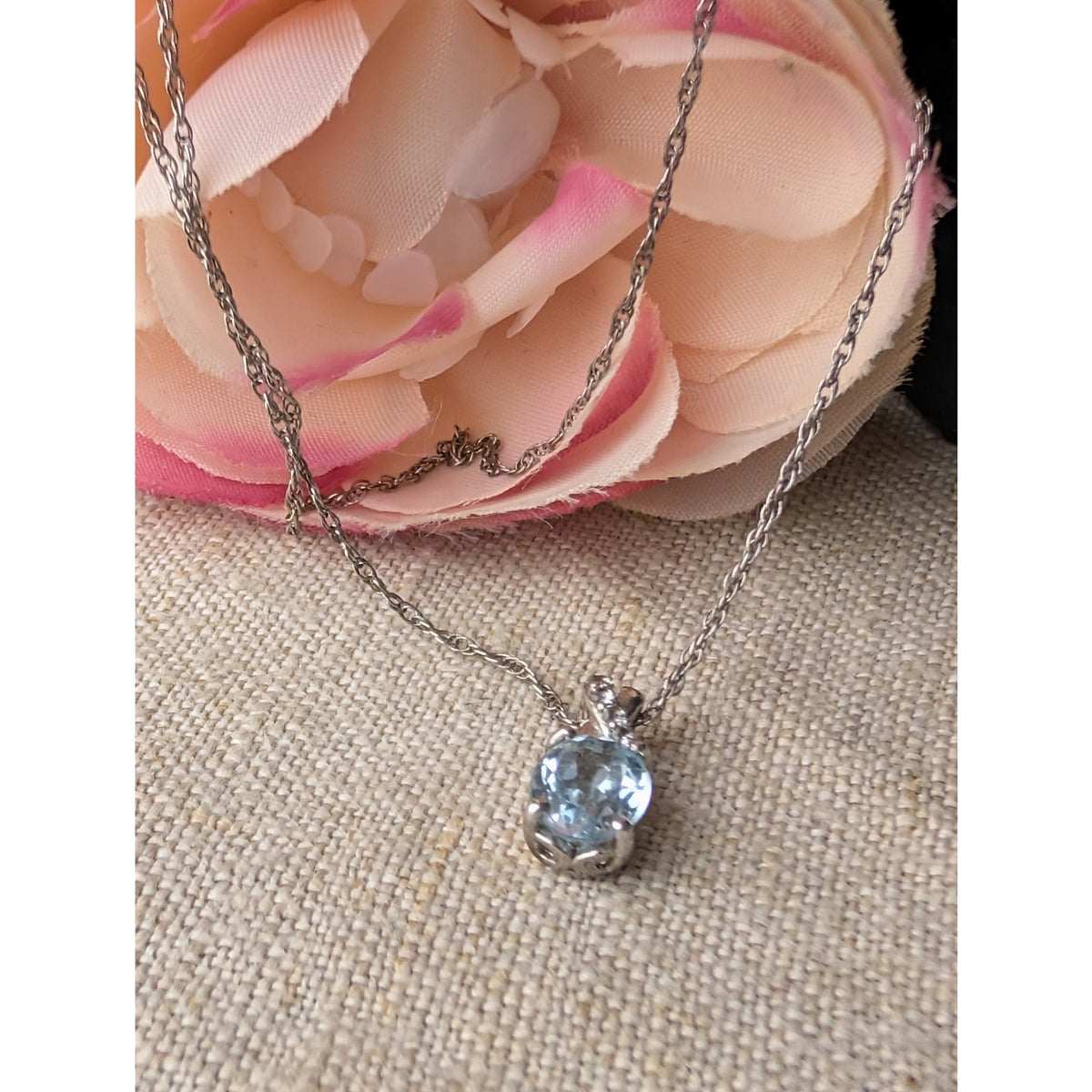 Hallmark Jewelry 925 Sterling Silver Oval Cut Aquamarine Pendant Necklace 9.5”