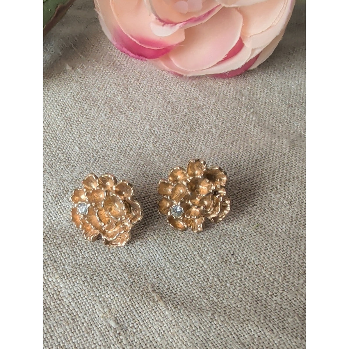 Vintage Avon Flowerblaze Flowers Earrings Rhinestones Gold Tone Studs