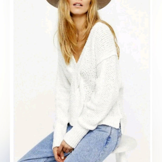 Free People Coco V neck White Waffle Knit Oversized Beach Casual Sweater Size M