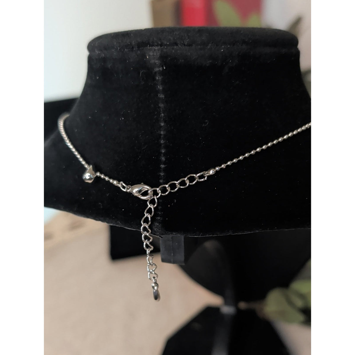 Adorable Silver Tone Purse Pendant Charm Necklace